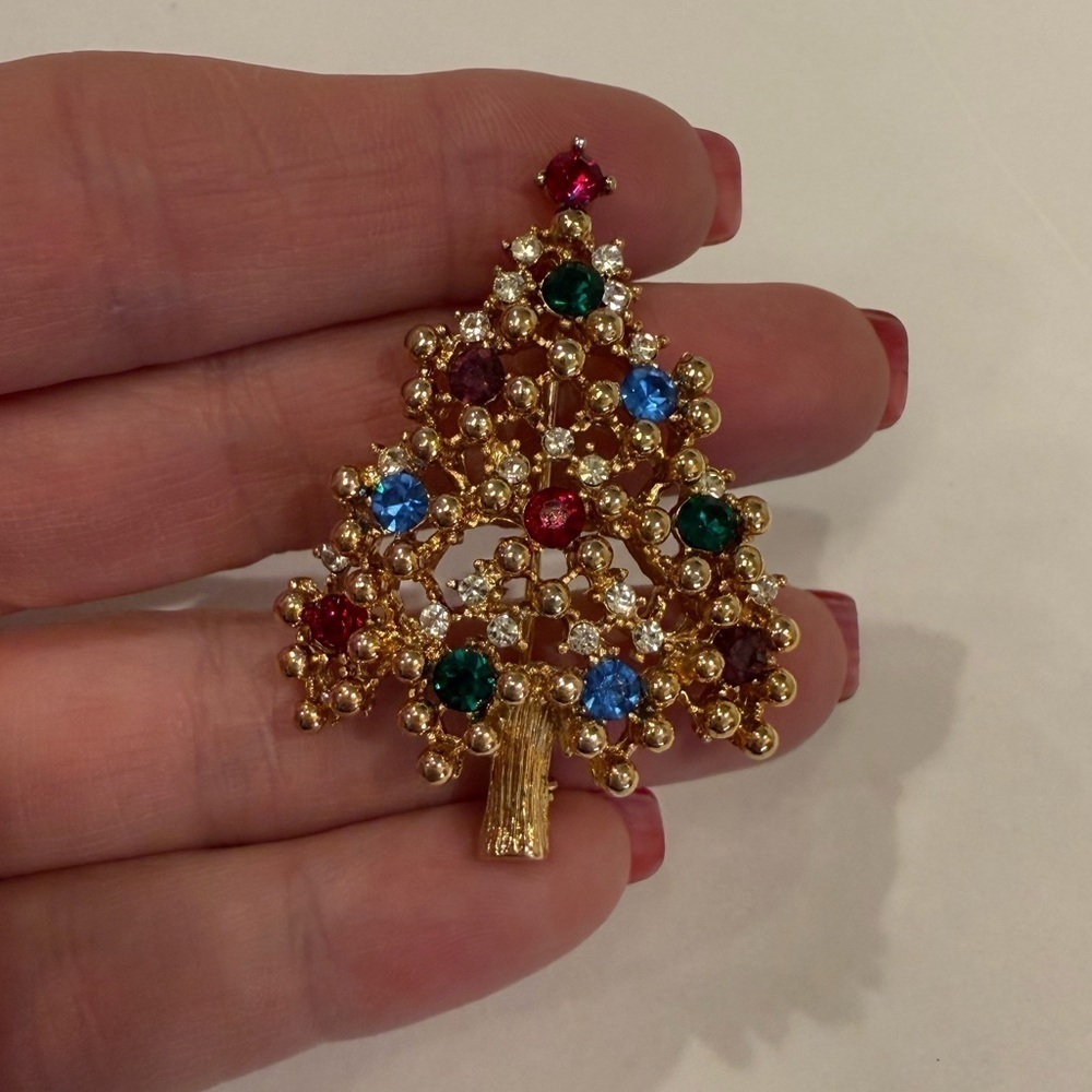 Eisenberg Gorgeous Christmas tree brooch in perfect condition. Marked piece